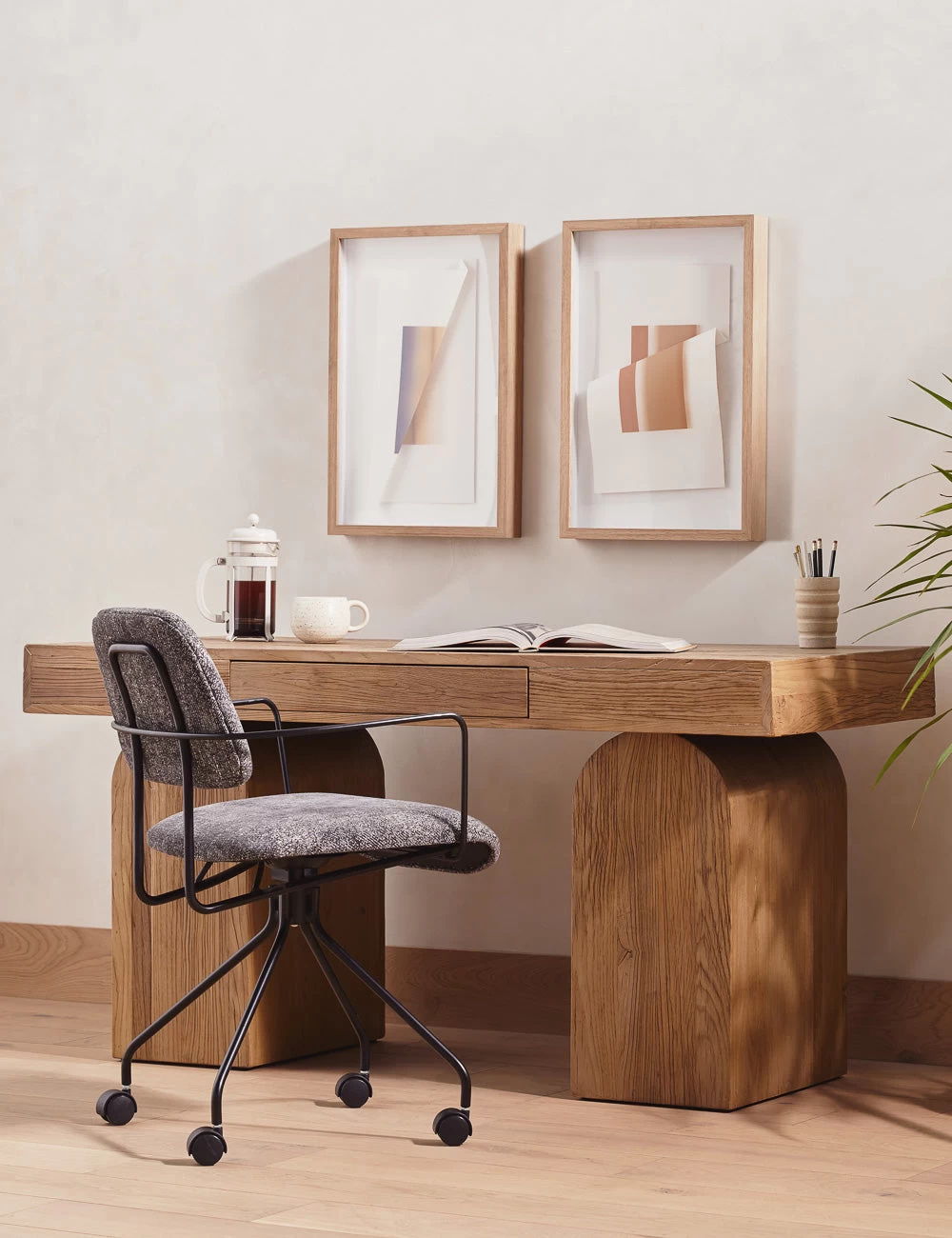 Mags Desk - Image 11