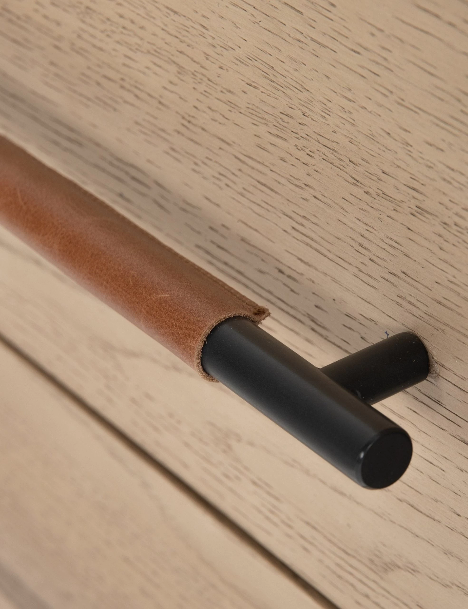 Avalon 3-Drawer Dresser - Image 6