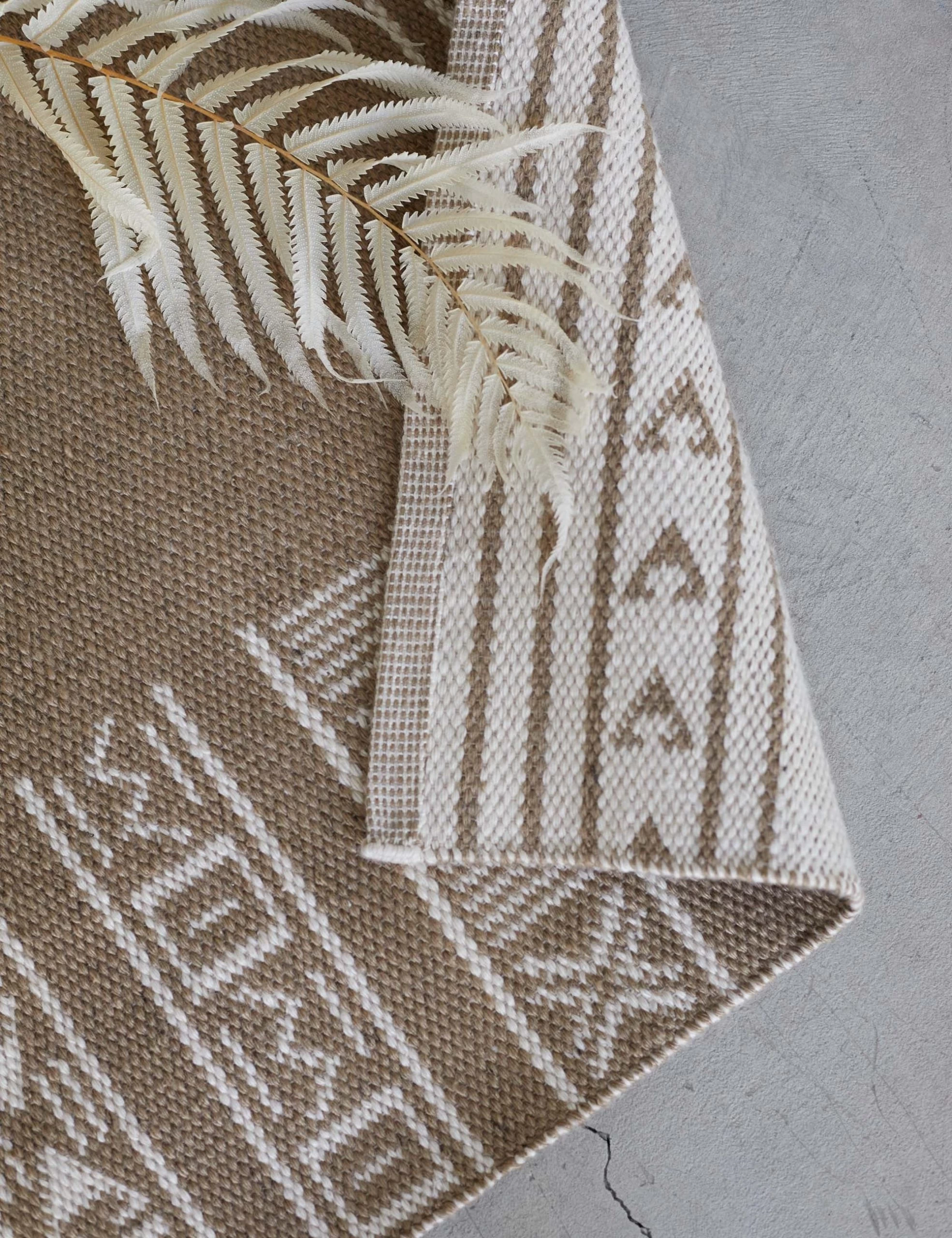 Mindi Reversible Indoor / Outdoor Rug - Image 7