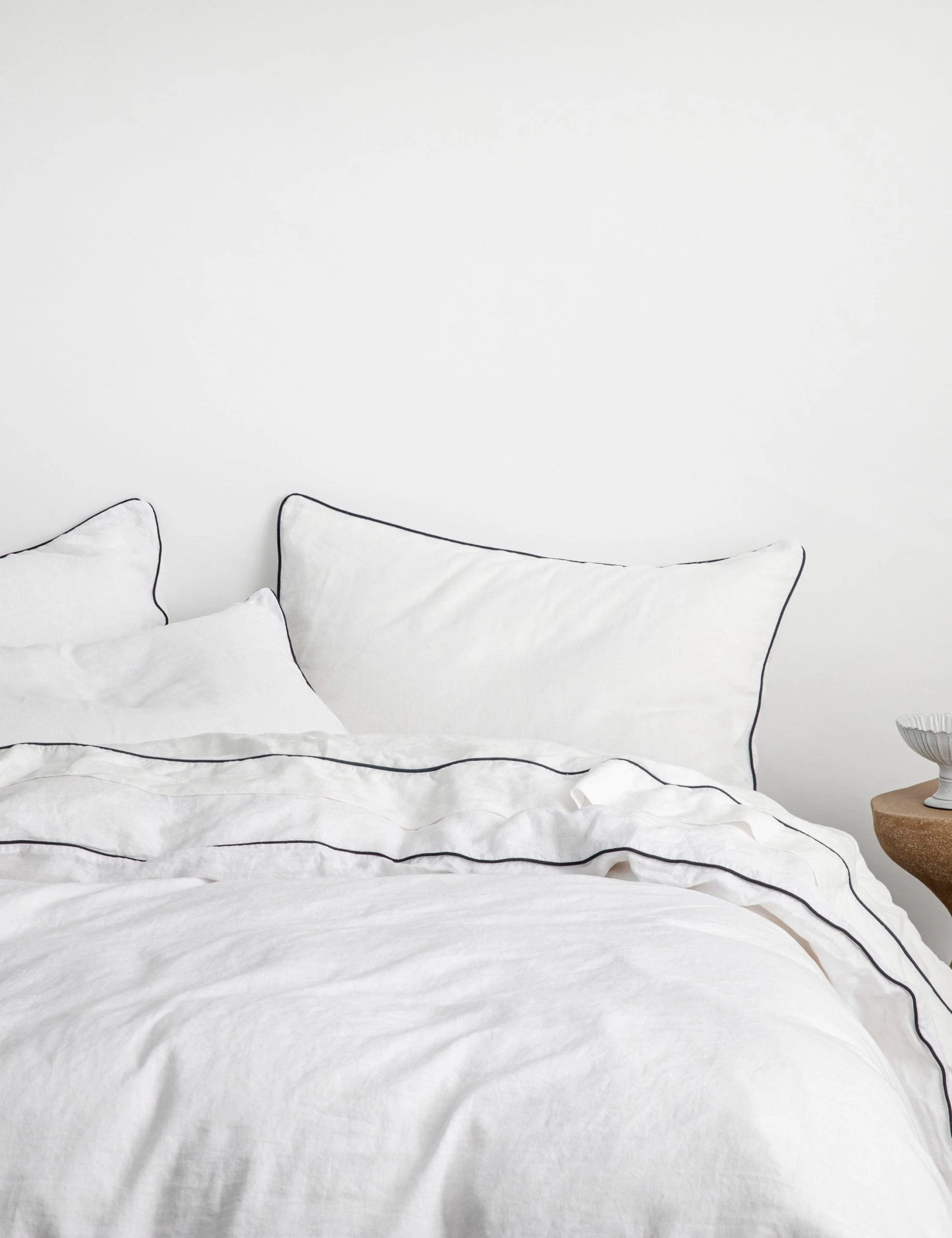 European Flax Piped Linen Sheet Set By Cultiver - Image 3