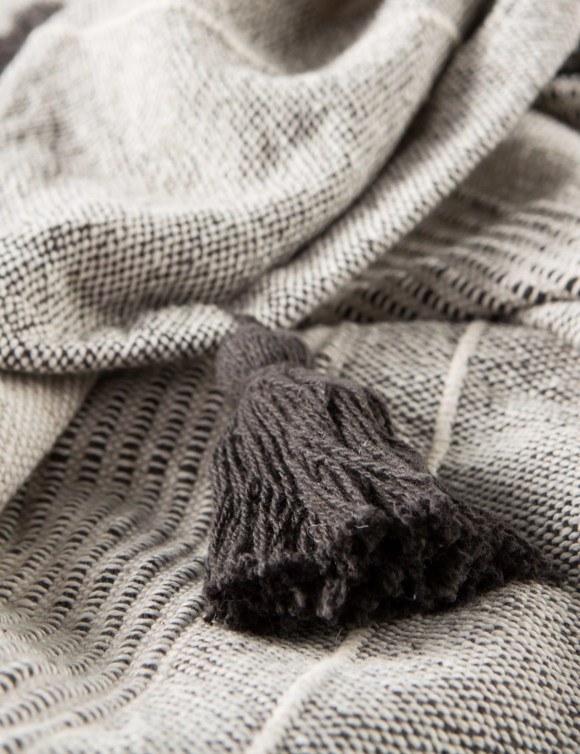 Huda Throw - Image 4