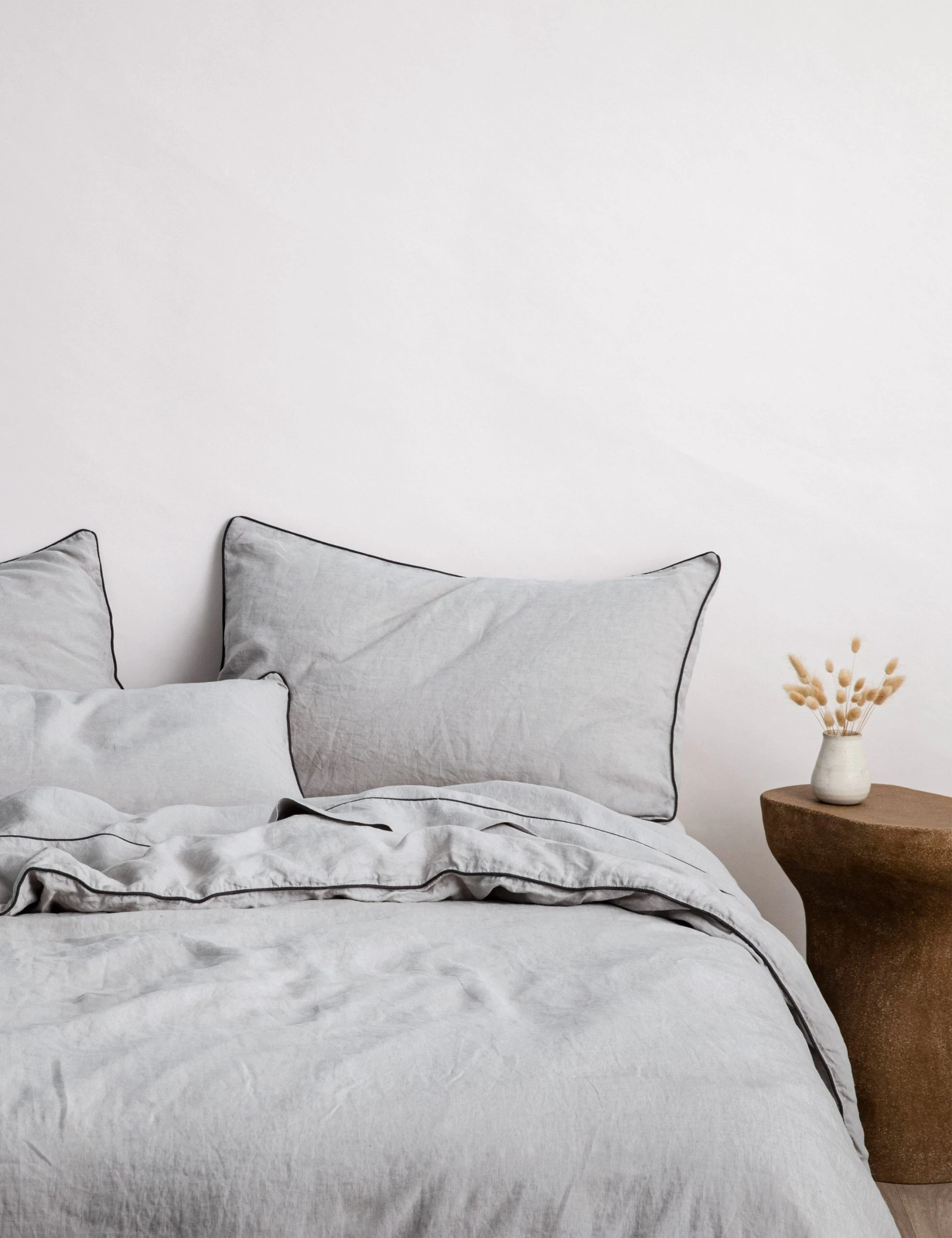 European Flax Piped Linen Sheet Set By Cultiver - Image 6